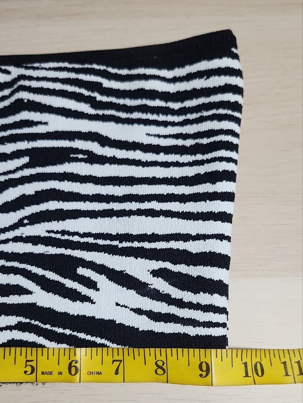 ARITZIA BABATON Zebra knit crop tube top - Picture 9 of 10